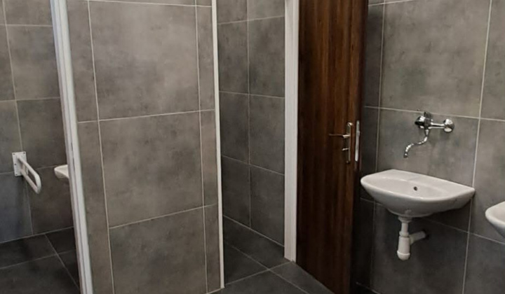 Aktuality / Zrekonštruovaný kultúrny dom a obecný úrad Rokytovce - foto